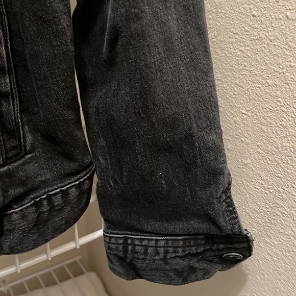 Lucky Brand Washed Denim Jacket - Picture 4 of 7